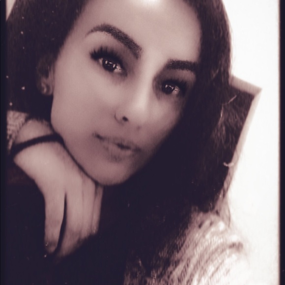 Meet your Posher, Evelyn - Picture 1 of 1